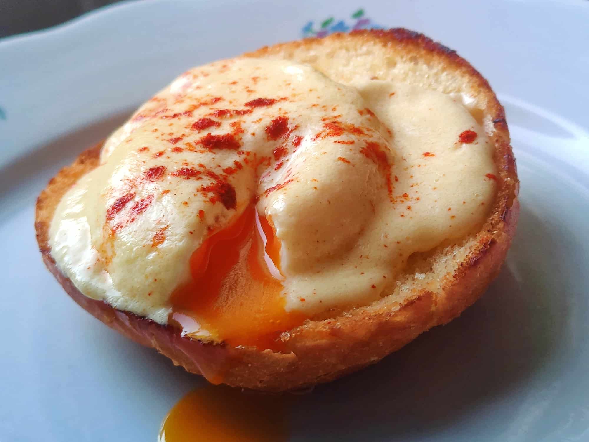 Eggs Benedict kihívás Magyar Elek az Ínyesmester segítségével